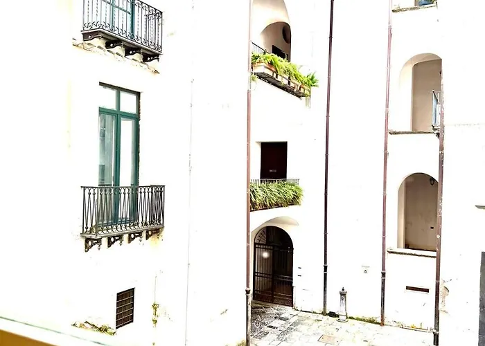 Casa Genovesi 5 * Salerno